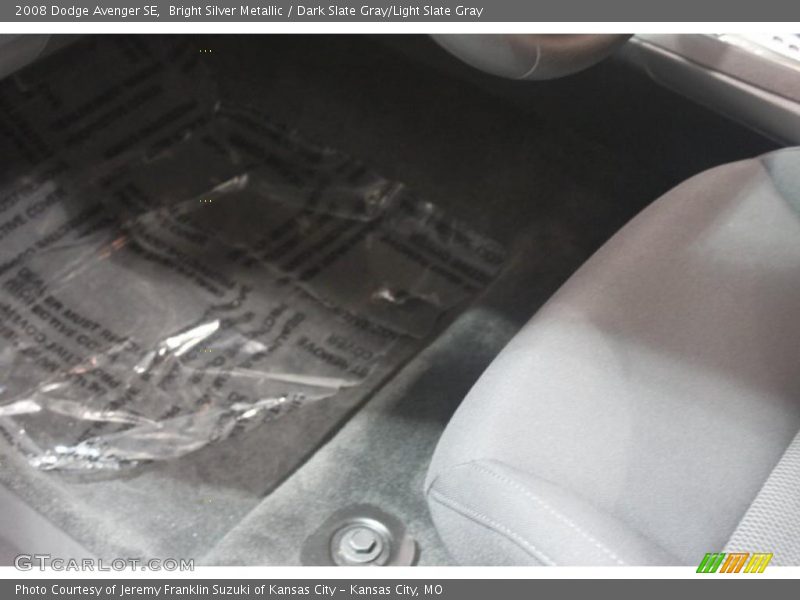Bright Silver Metallic / Dark Slate Gray/Light Slate Gray 2008 Dodge Avenger SE