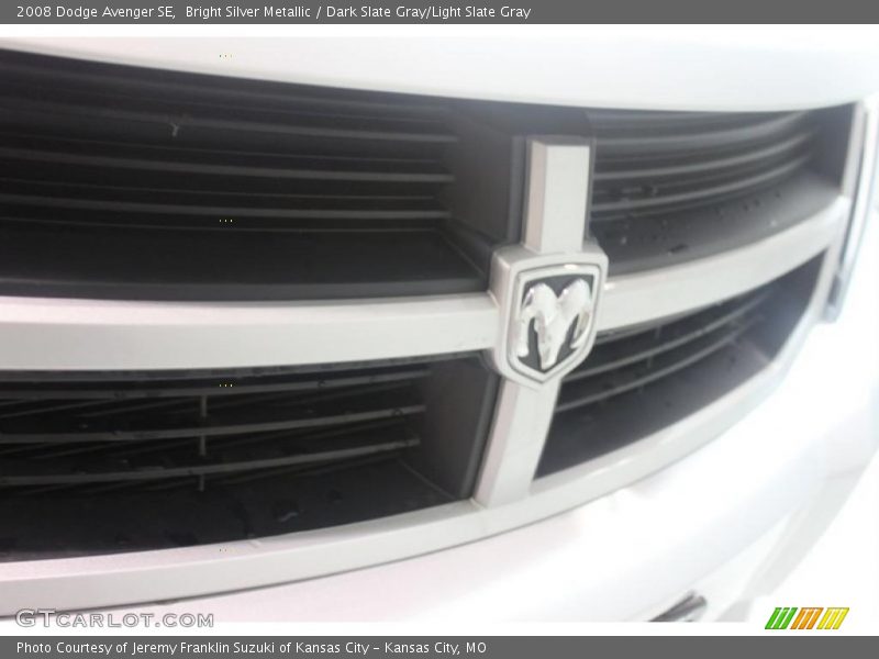 Bright Silver Metallic / Dark Slate Gray/Light Slate Gray 2008 Dodge Avenger SE