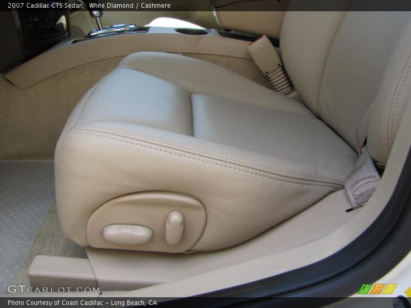 White Diamond / Cashmere 2007 Cadillac CTS Sedan