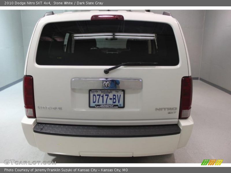 Stone White / Dark Slate Gray 2010 Dodge Nitro SXT 4x4