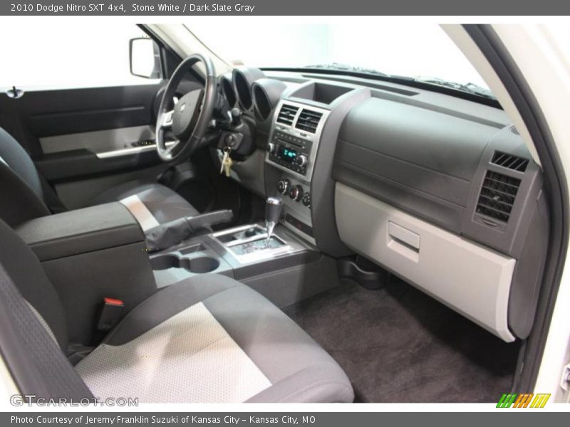 Stone White / Dark Slate Gray 2010 Dodge Nitro SXT 4x4