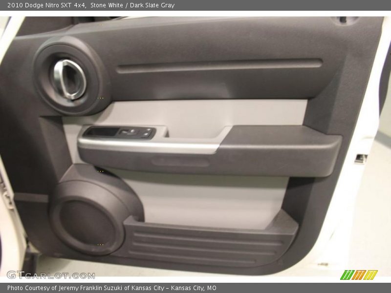 Stone White / Dark Slate Gray 2010 Dodge Nitro SXT 4x4