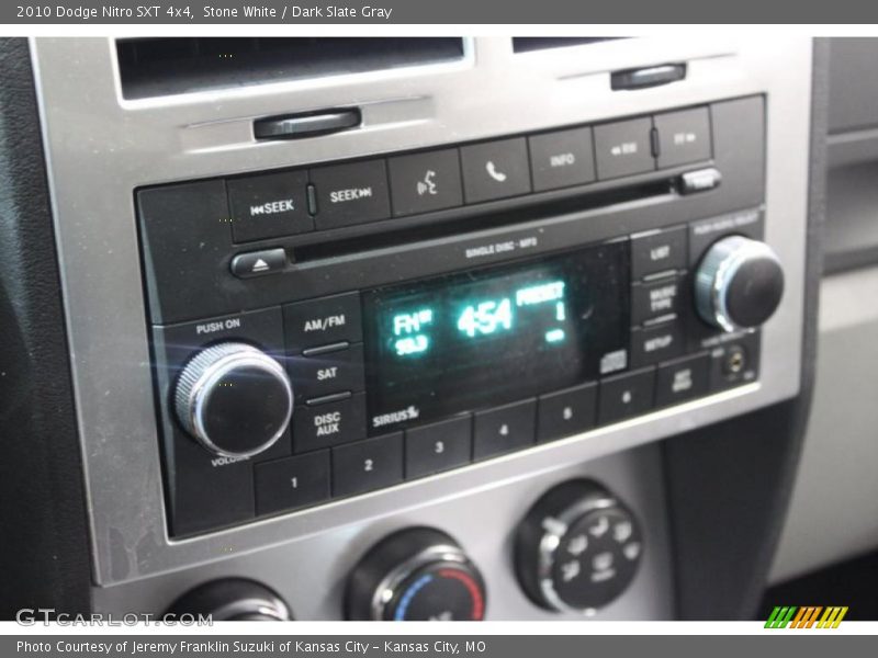 Stone White / Dark Slate Gray 2010 Dodge Nitro SXT 4x4