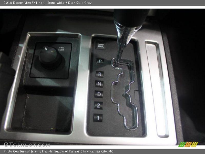 Stone White / Dark Slate Gray 2010 Dodge Nitro SXT 4x4