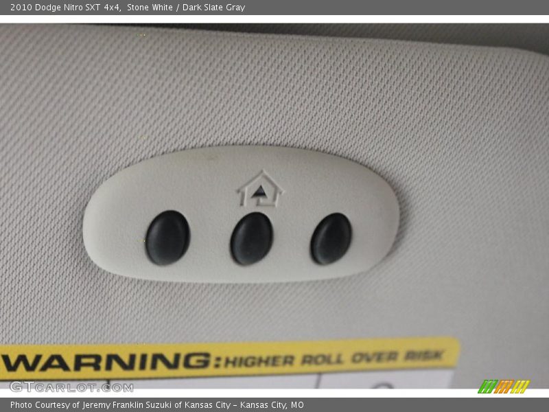 Stone White / Dark Slate Gray 2010 Dodge Nitro SXT 4x4