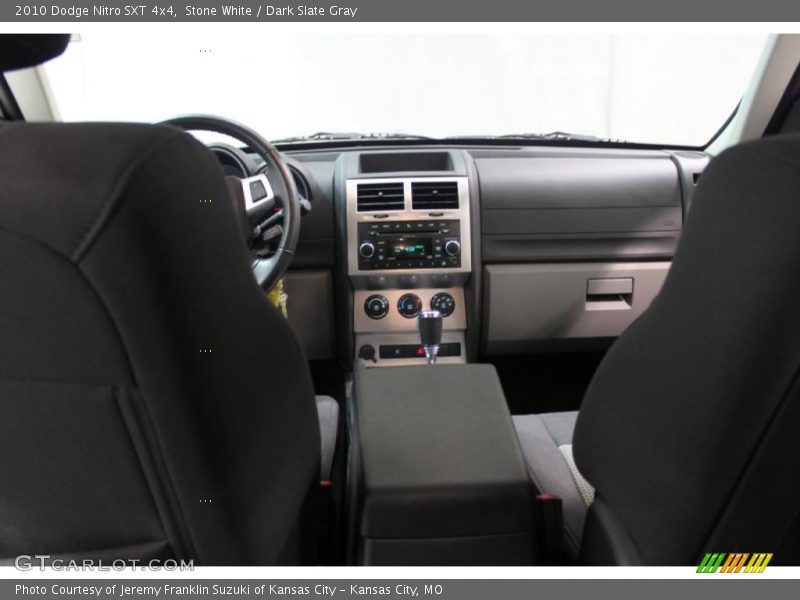 Stone White / Dark Slate Gray 2010 Dodge Nitro SXT 4x4