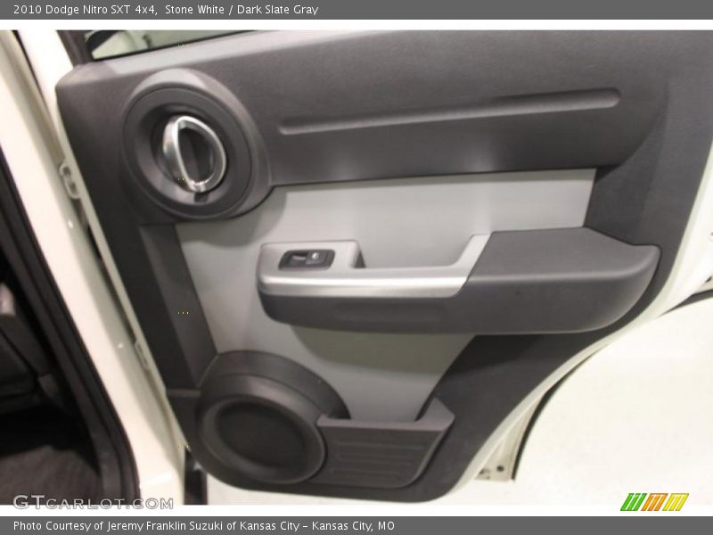 Stone White / Dark Slate Gray 2010 Dodge Nitro SXT 4x4