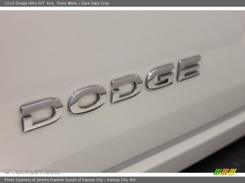 Stone White / Dark Slate Gray 2010 Dodge Nitro SXT 4x4