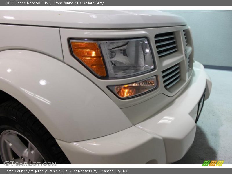 Stone White / Dark Slate Gray 2010 Dodge Nitro SXT 4x4