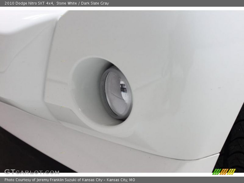 Stone White / Dark Slate Gray 2010 Dodge Nitro SXT 4x4