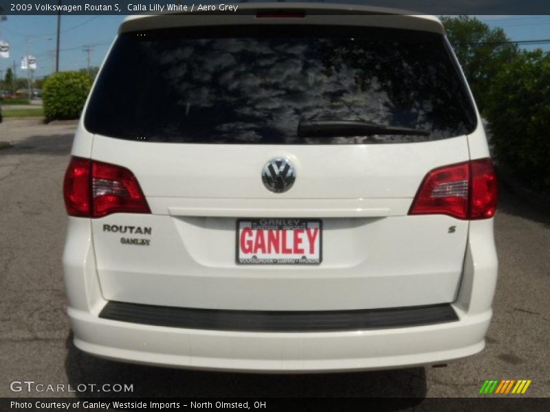 Calla Lilly White / Aero Grey 2009 Volkswagen Routan S