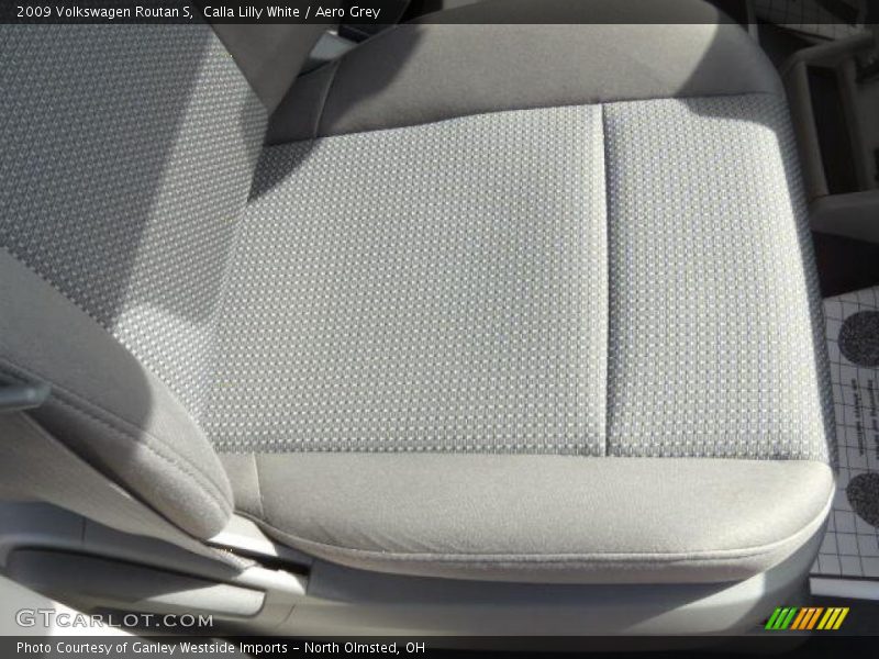 Calla Lilly White / Aero Grey 2009 Volkswagen Routan S