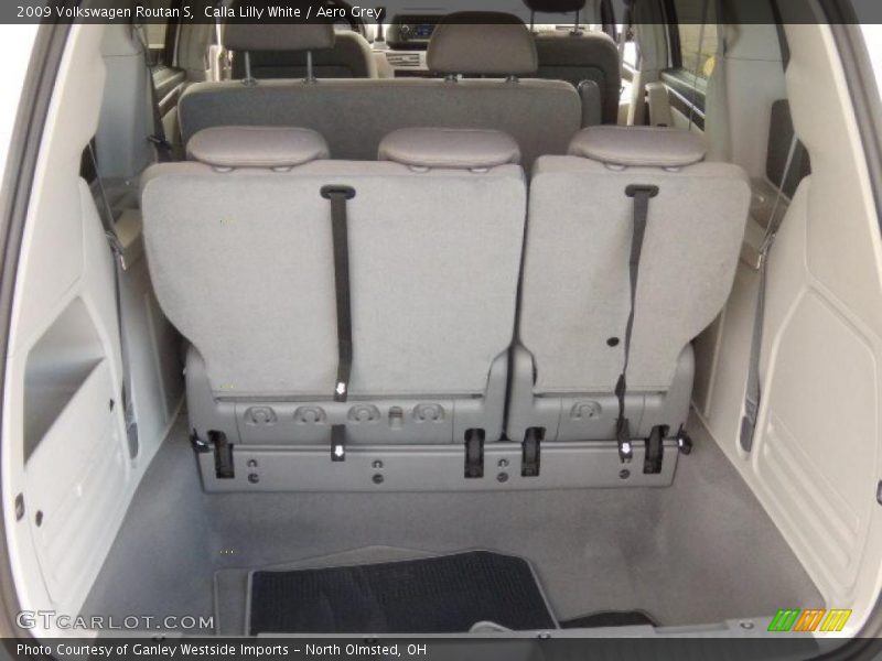 Calla Lilly White / Aero Grey 2009 Volkswagen Routan S