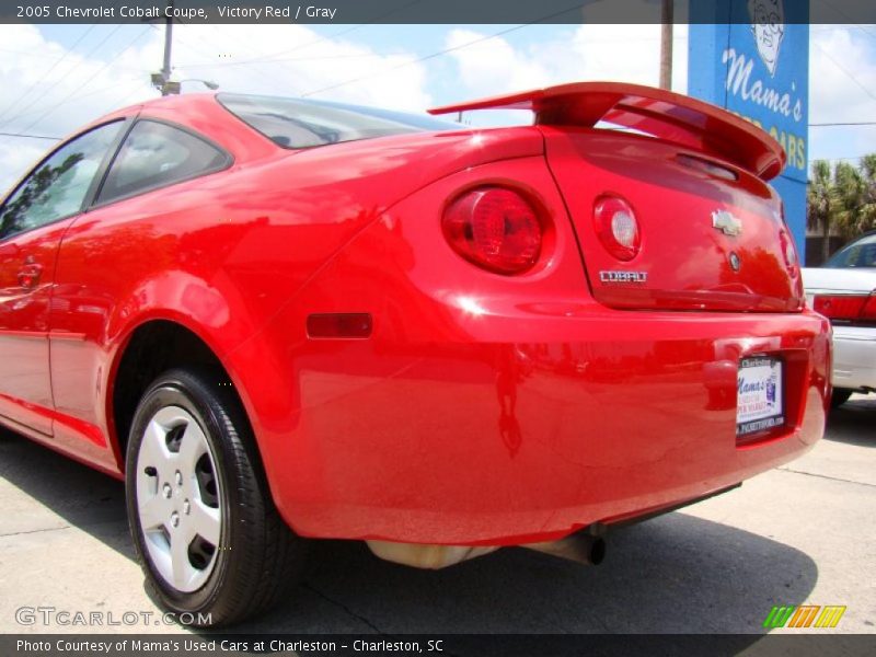 Victory Red / Gray 2005 Chevrolet Cobalt Coupe