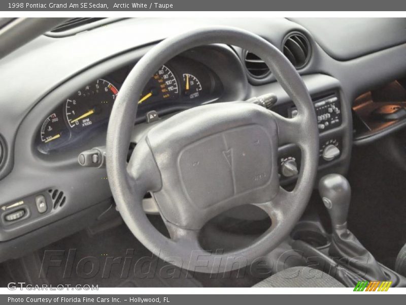 Arctic White / Taupe 1998 Pontiac Grand Am SE Sedan