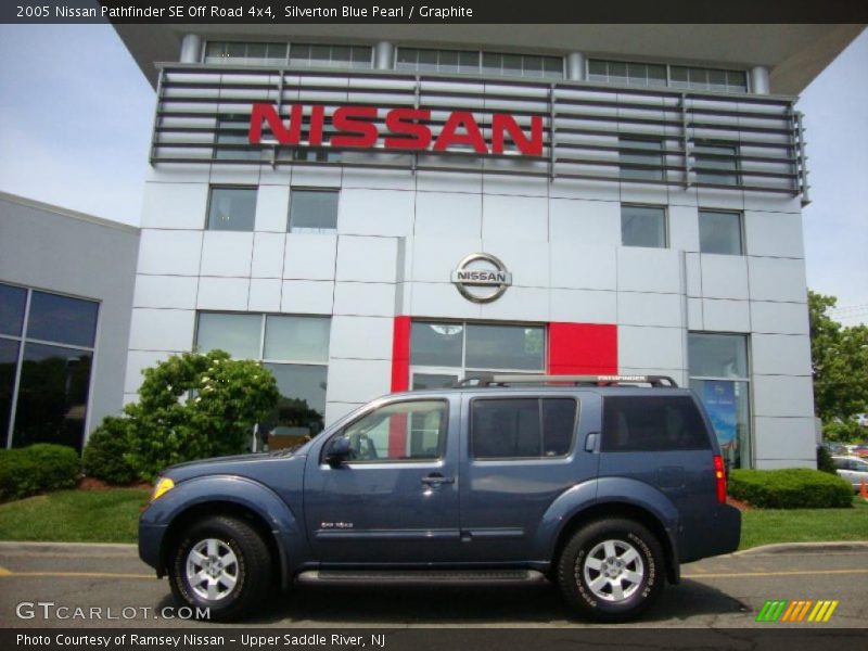 Silverton Blue Pearl / Graphite 2005 Nissan Pathfinder SE Off Road 4x4