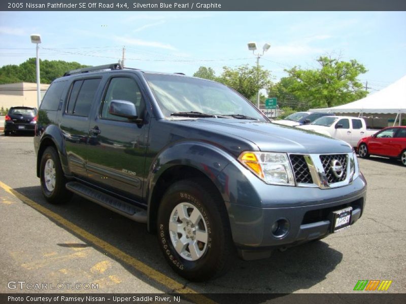 Silverton Blue Pearl / Graphite 2005 Nissan Pathfinder SE Off Road 4x4