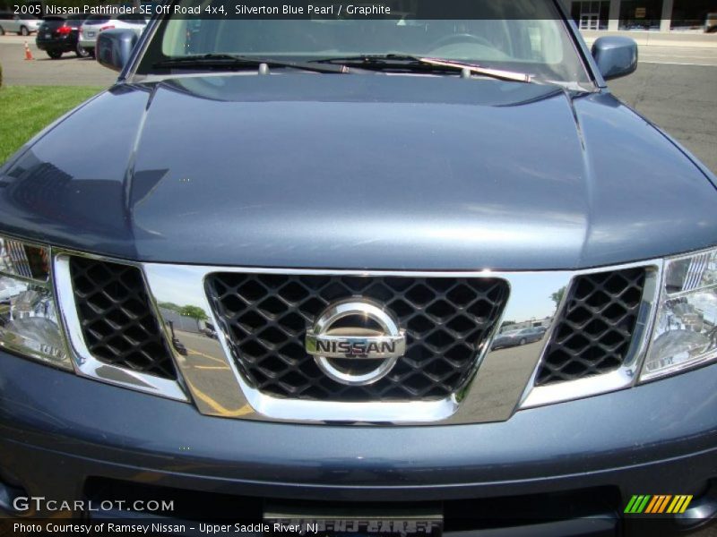 Silverton Blue Pearl / Graphite 2005 Nissan Pathfinder SE Off Road 4x4