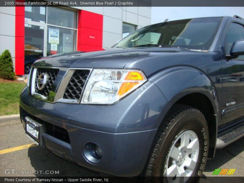 Silverton Blue Pearl / Graphite 2005 Nissan Pathfinder SE Off Road 4x4