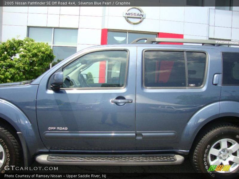 Silverton Blue Pearl / Graphite 2005 Nissan Pathfinder SE Off Road 4x4