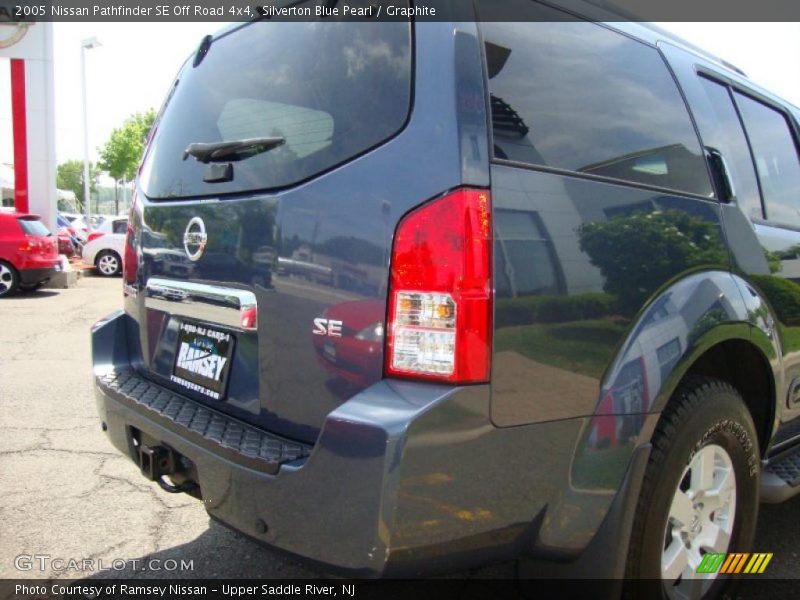 Silverton Blue Pearl / Graphite 2005 Nissan Pathfinder SE Off Road 4x4