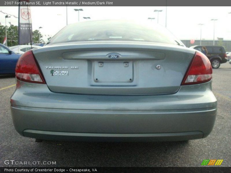 Light Tundra Metallic / Medium/Dark Flint 2007 Ford Taurus SE