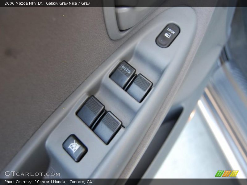 Galaxy Gray Mica / Gray 2006 Mazda MPV LX