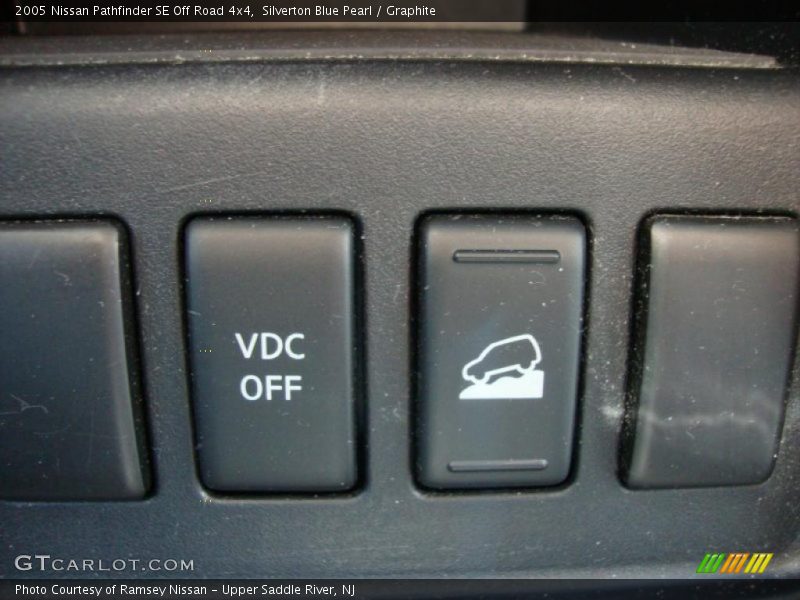 Silverton Blue Pearl / Graphite 2005 Nissan Pathfinder SE Off Road 4x4