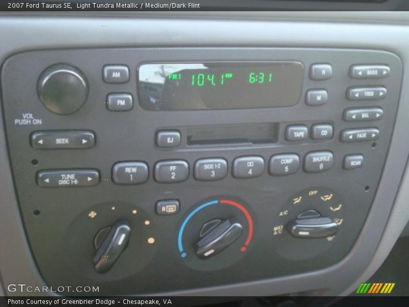 Light Tundra Metallic / Medium/Dark Flint 2007 Ford Taurus SE