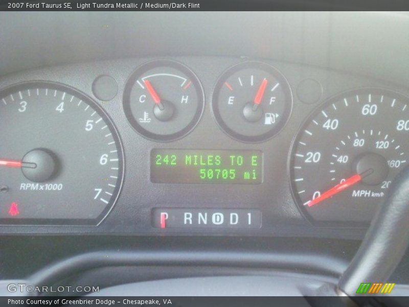 Light Tundra Metallic / Medium/Dark Flint 2007 Ford Taurus SE