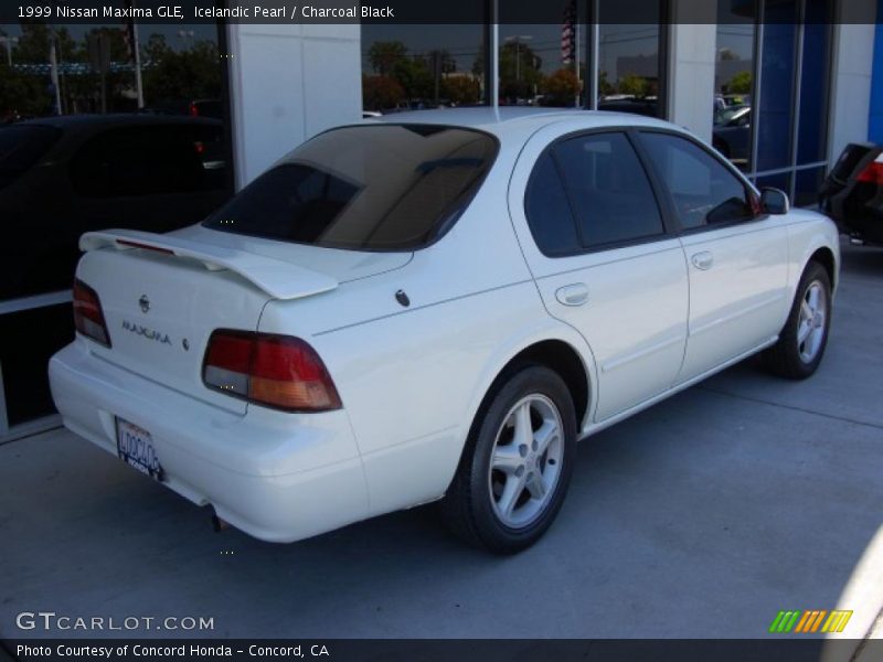 Icelandic Pearl / Charcoal Black 1999 Nissan Maxima GLE