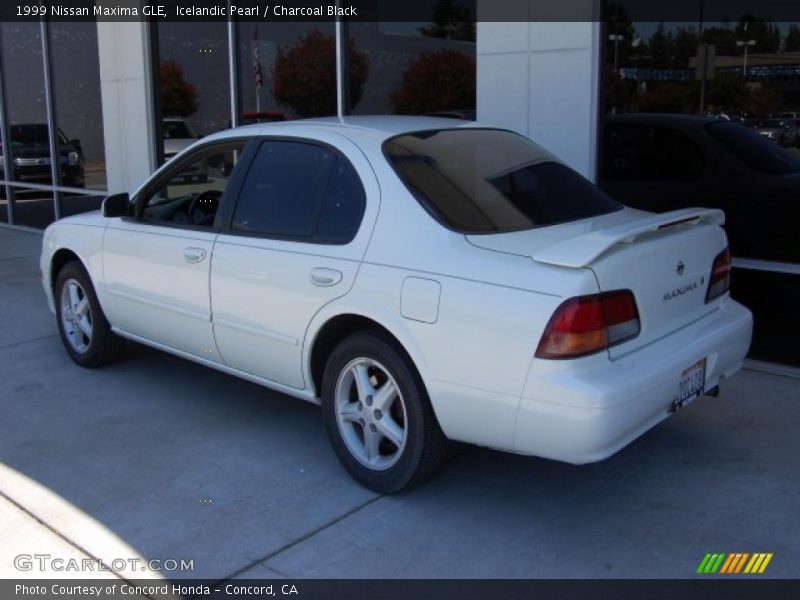 Icelandic Pearl / Charcoal Black 1999 Nissan Maxima GLE