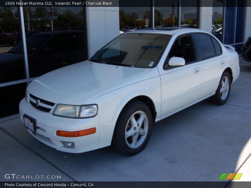 Icelandic Pearl / Charcoal Black 1999 Nissan Maxima GLE