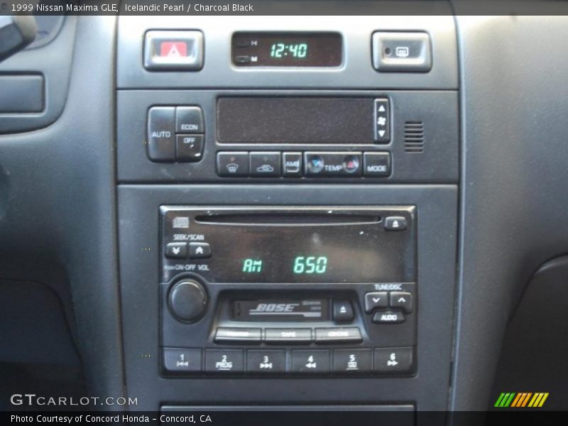 Icelandic Pearl / Charcoal Black 1999 Nissan Maxima GLE