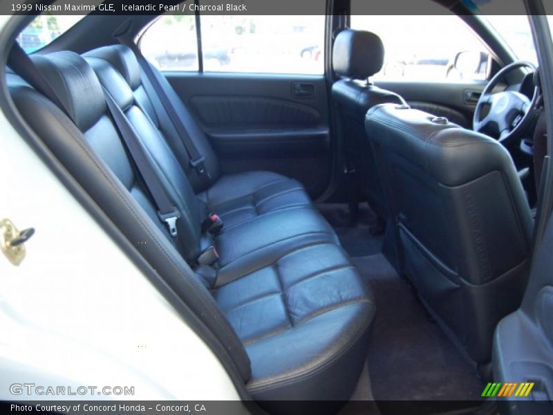 Icelandic Pearl / Charcoal Black 1999 Nissan Maxima GLE