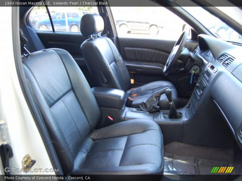 Icelandic Pearl / Charcoal Black 1999 Nissan Maxima GLE