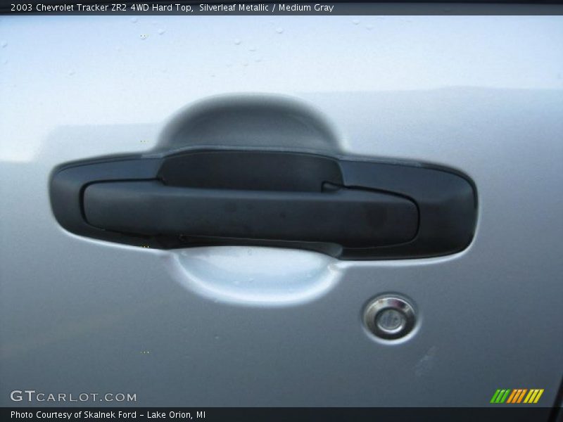 Silverleaf Metallic / Medium Gray 2003 Chevrolet Tracker ZR2 4WD Hard Top