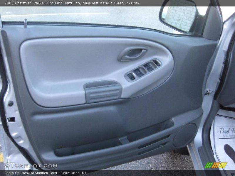 Silverleaf Metallic / Medium Gray 2003 Chevrolet Tracker ZR2 4WD Hard Top