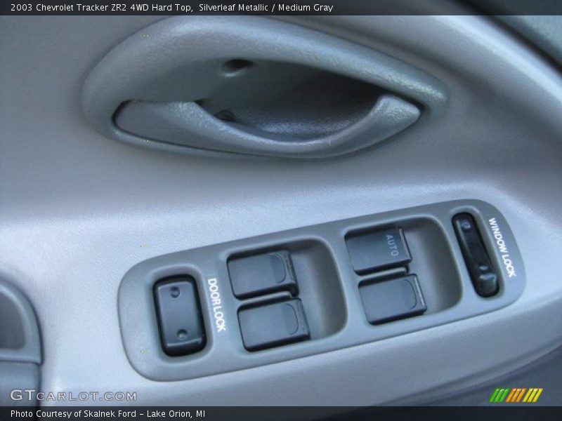 Silverleaf Metallic / Medium Gray 2003 Chevrolet Tracker ZR2 4WD Hard Top