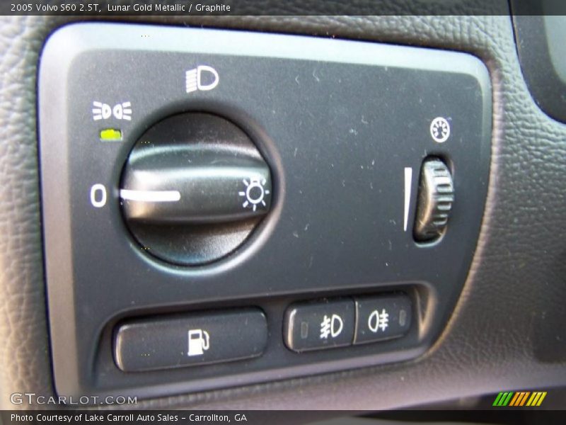Lunar Gold Metallic / Graphite 2005 Volvo S60 2.5T