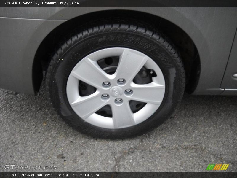 Titanium Gray / Beige 2009 Kia Rondo LX