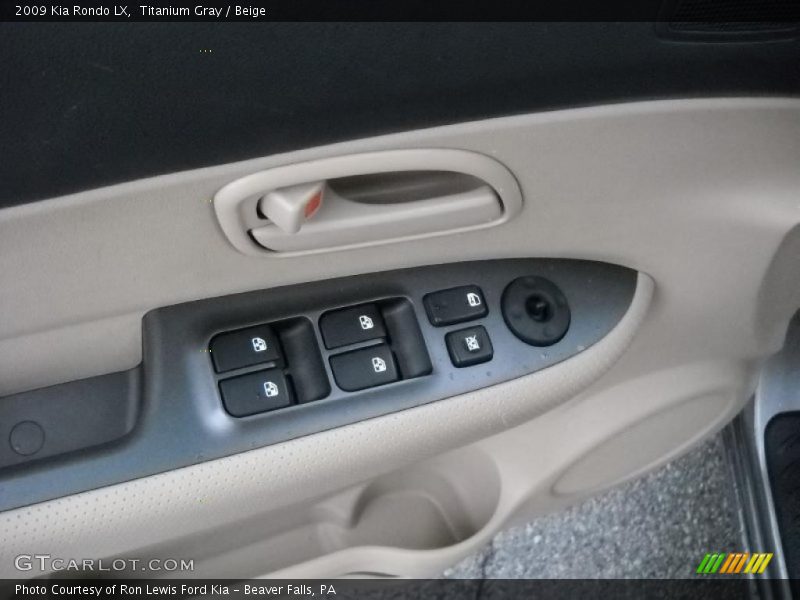 Titanium Gray / Beige 2009 Kia Rondo LX