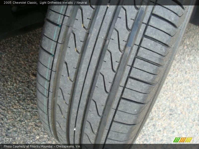 Light Driftwood Metallic / Neutral 2005 Chevrolet Classic