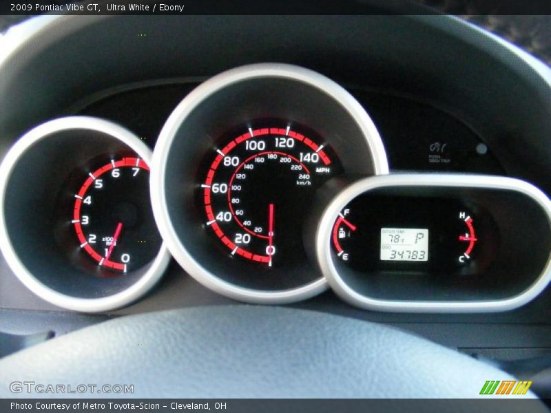 Ultra White / Ebony 2009 Pontiac Vibe GT