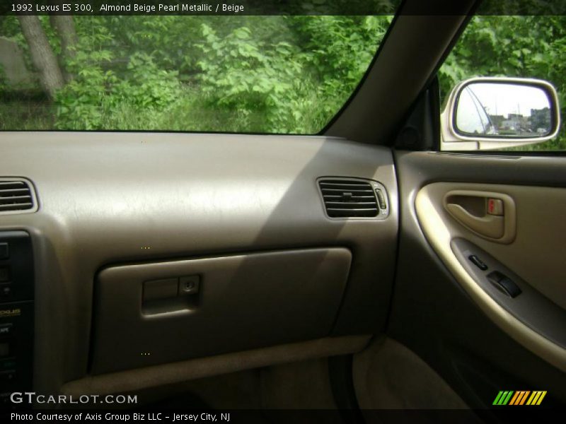 Almond Beige Pearl Metallic / Beige 1992 Lexus ES 300