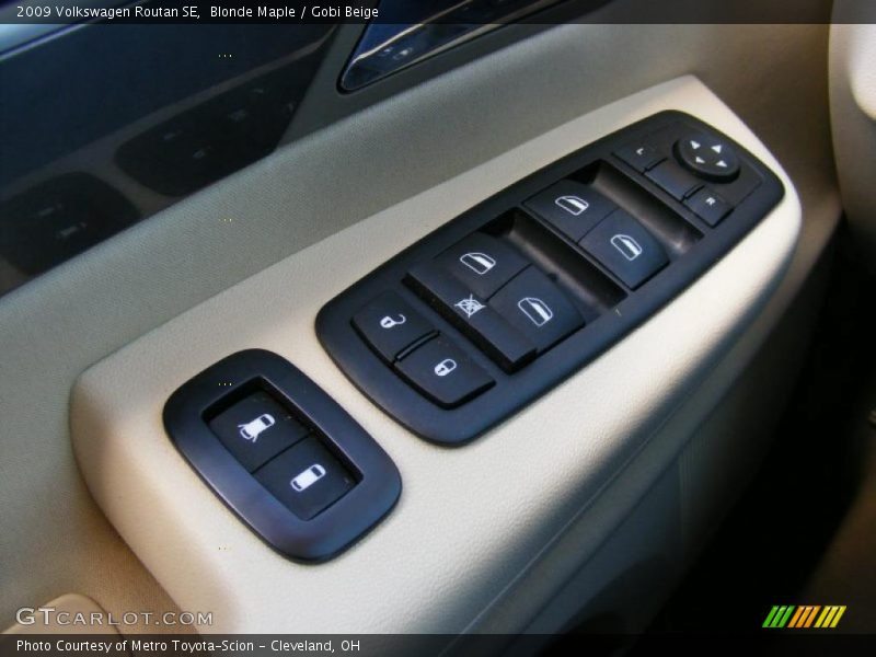 Blonde Maple / Gobi Beige 2009 Volkswagen Routan SE