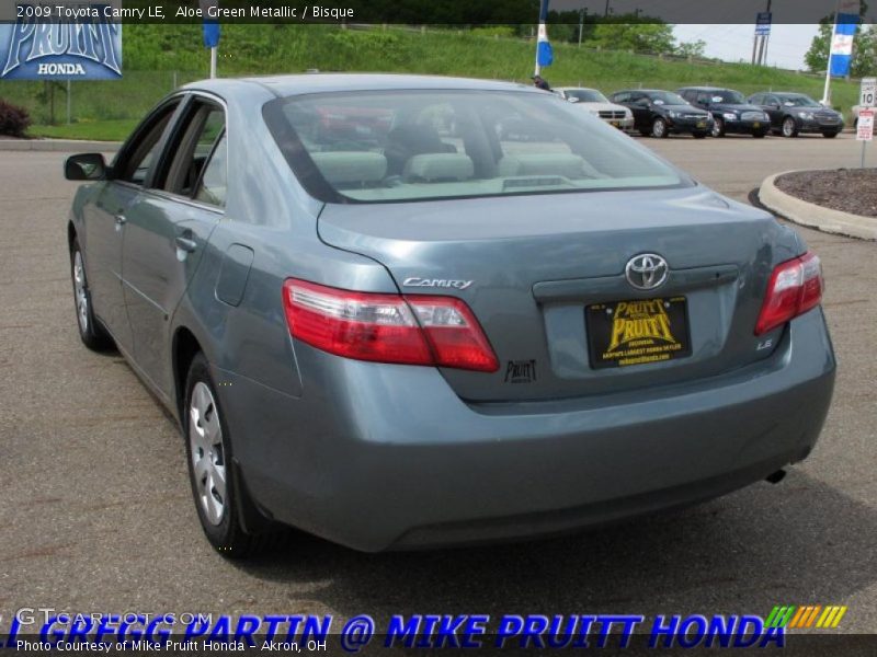 Aloe Green Metallic / Bisque 2009 Toyota Camry LE