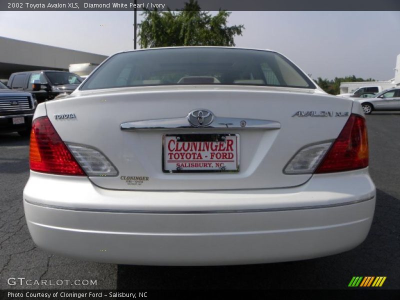 Diamond White Pearl / Ivory 2002 Toyota Avalon XLS