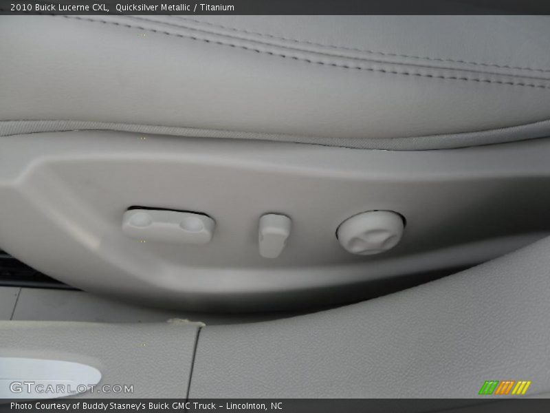 Quicksilver Metallic / Titanium 2010 Buick Lucerne CXL