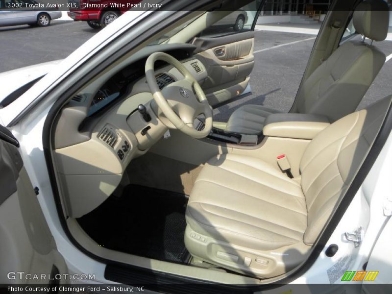 Diamond White Pearl / Ivory 2002 Toyota Avalon XLS